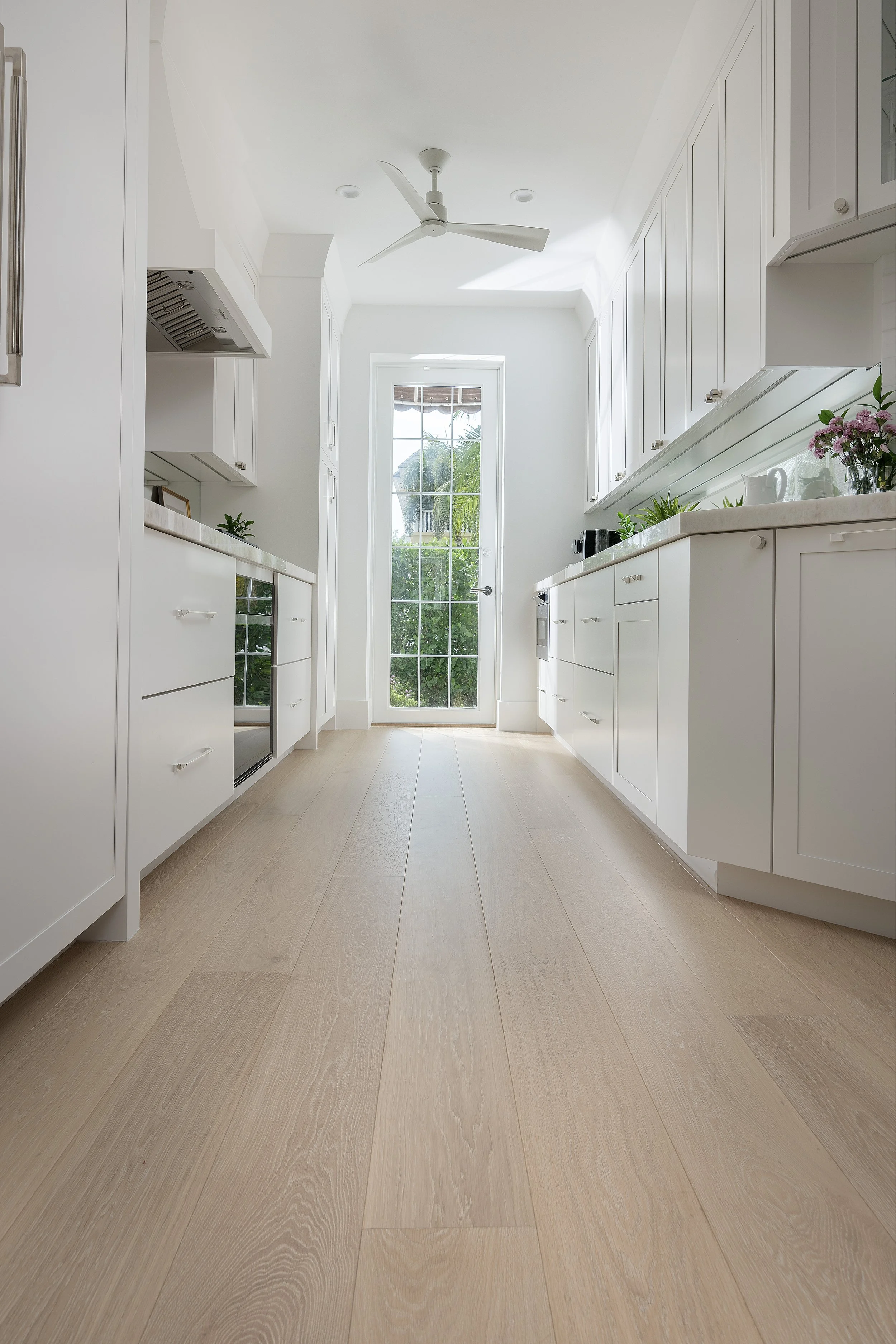 A Port Royal hallway measured and laid in continuous long-board oak